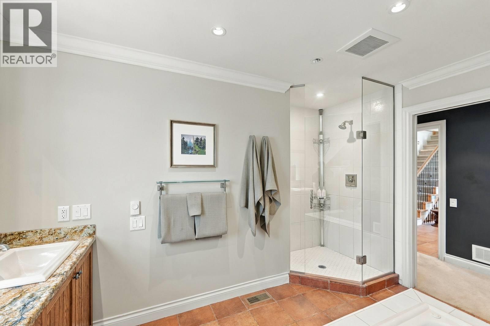 5047 Seon Crescent Property Photo 39