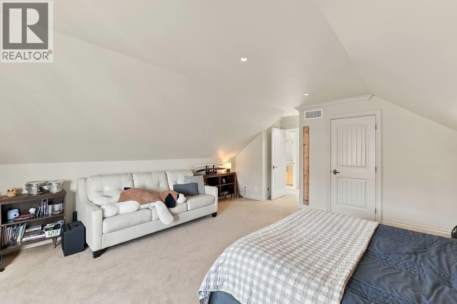 5047 Seon Crescent Property Photo 47