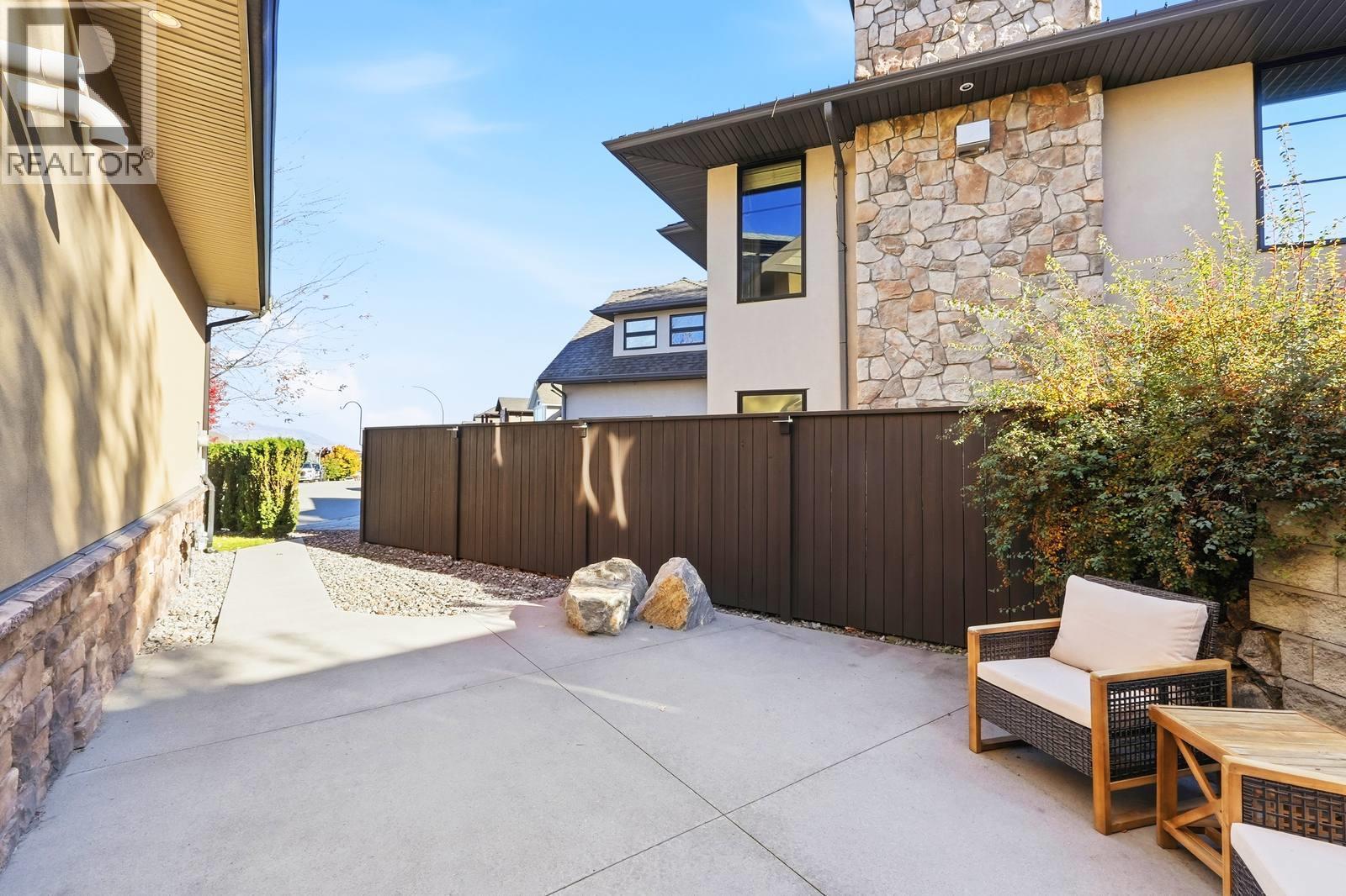 5047 Seon Crescent Property Photo 49