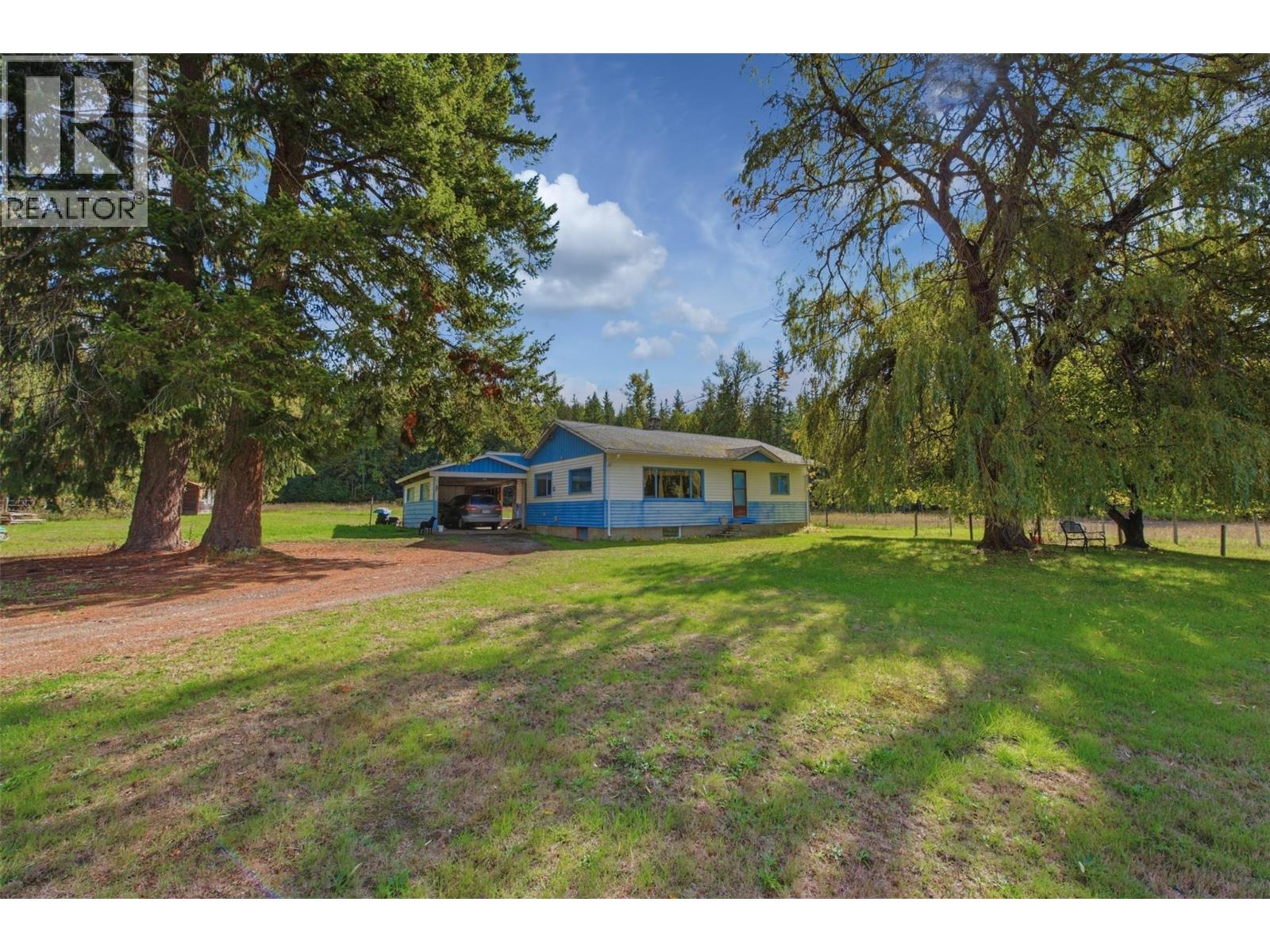 2613 Lumby Mabel Lake Road Property Photo 4