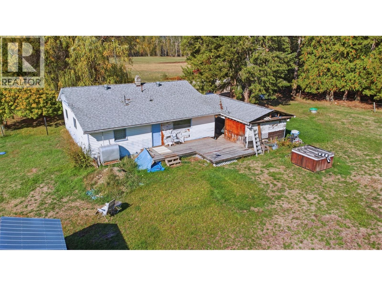 2613 Lumby Mabel Lake Road Property Photo 9