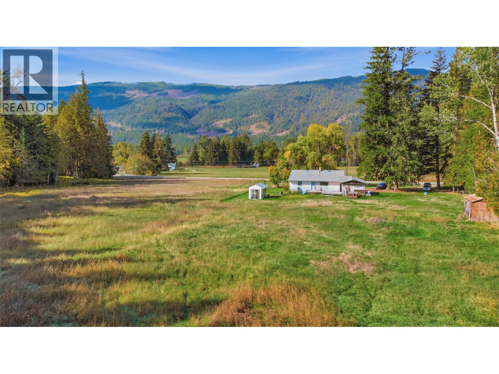 2613 Lumby Mabel Lake Road Property Photo 10