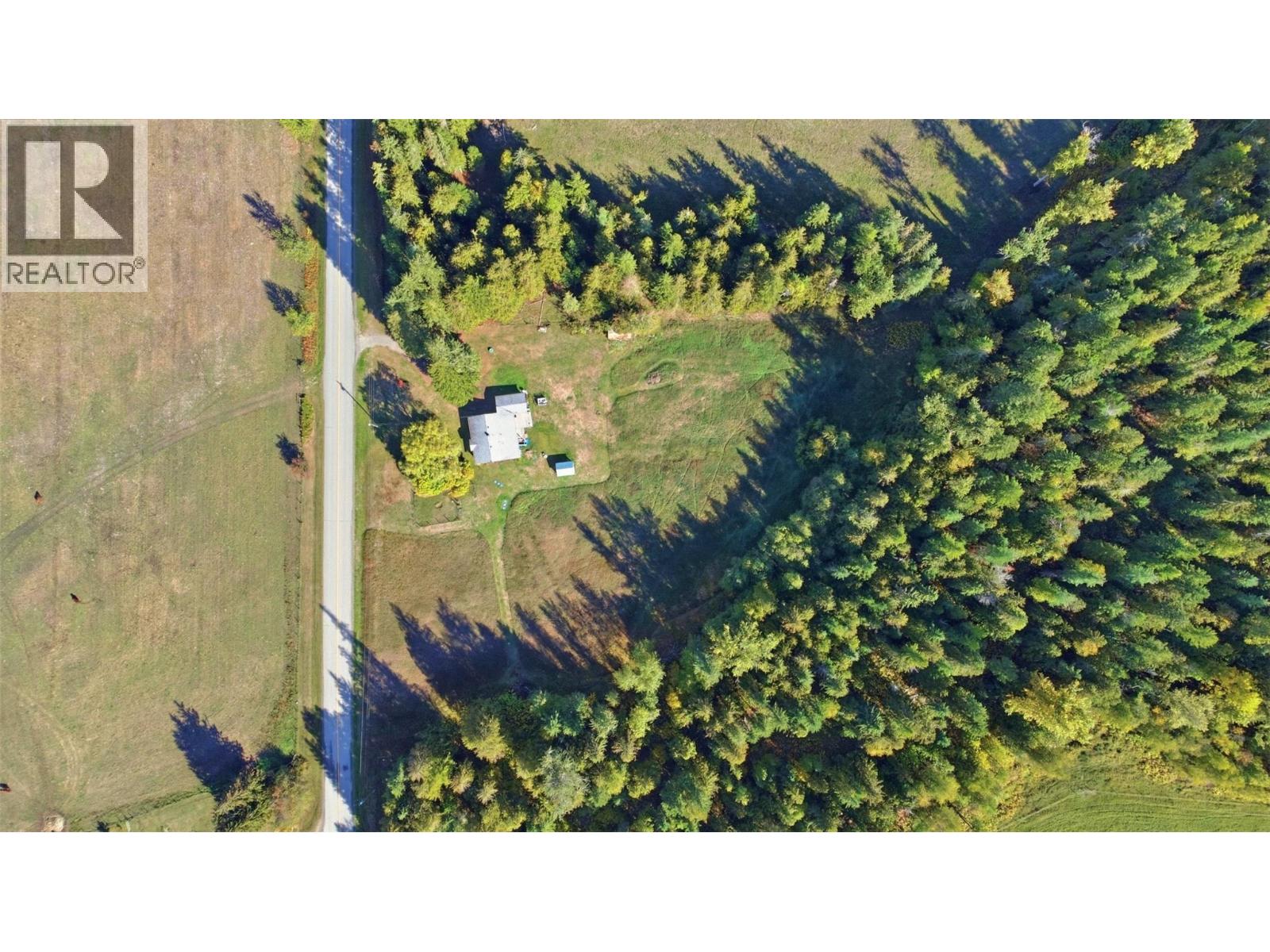 2613 Lumby Mabel Lake Road Property Photo 13