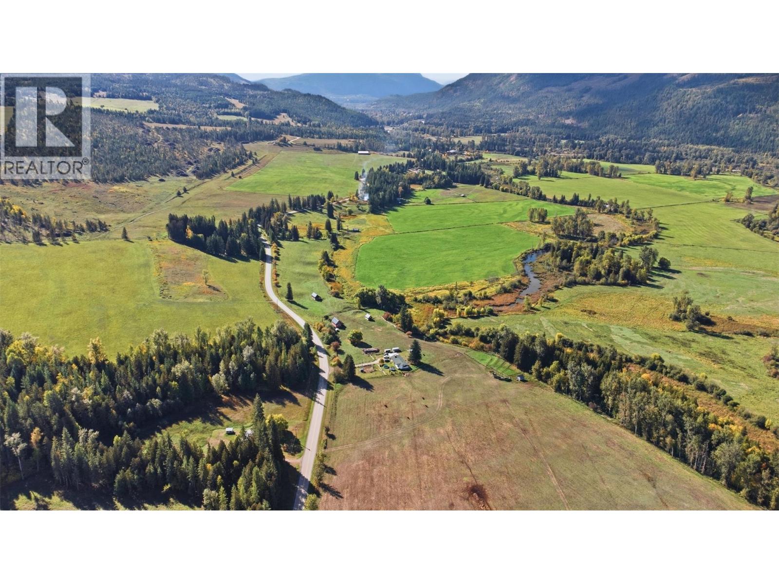 2613 Lumby Mabel Lake Road Property Photo 15