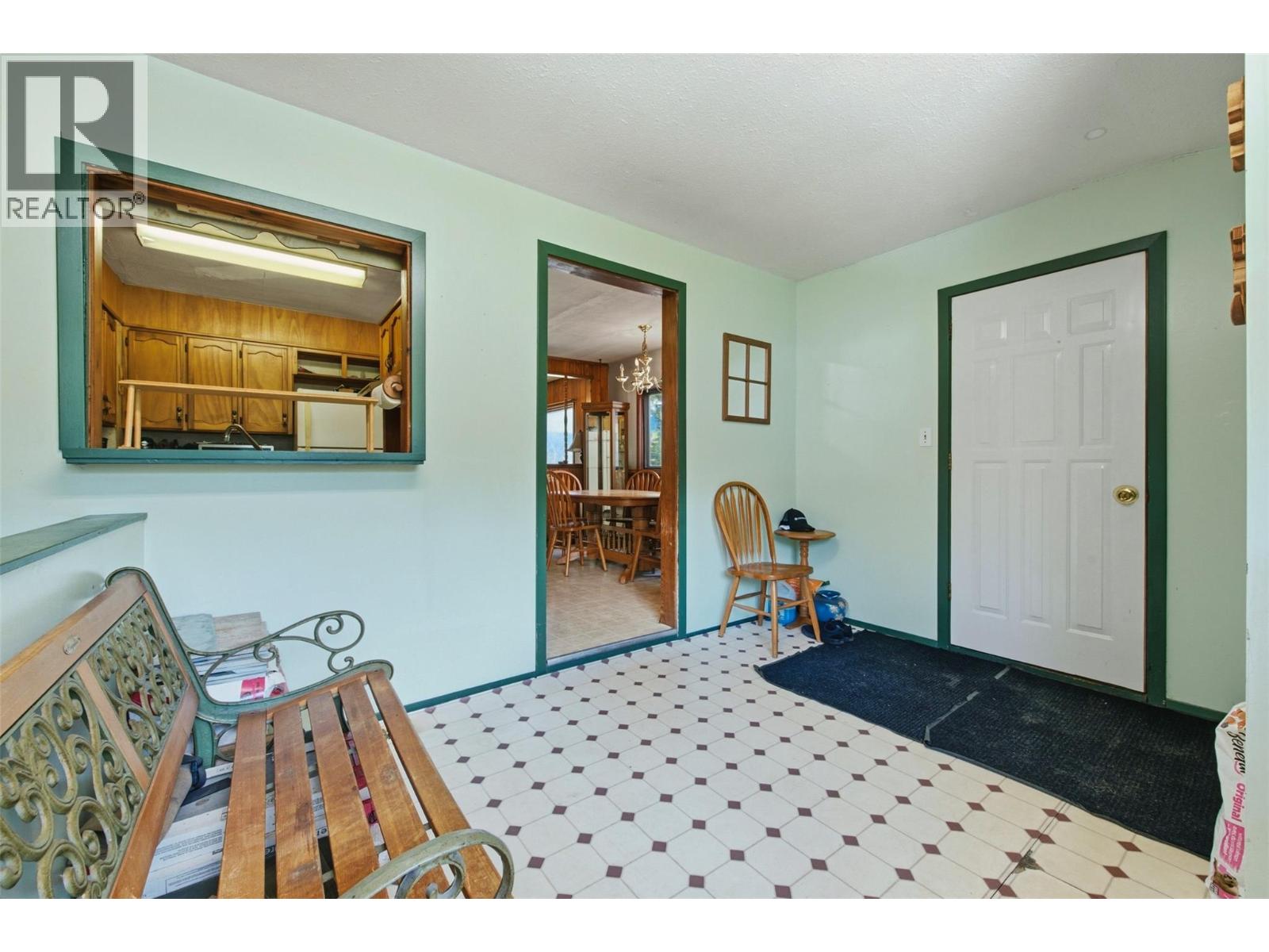 2613 Lumby Mabel Lake Road Property Photo 20