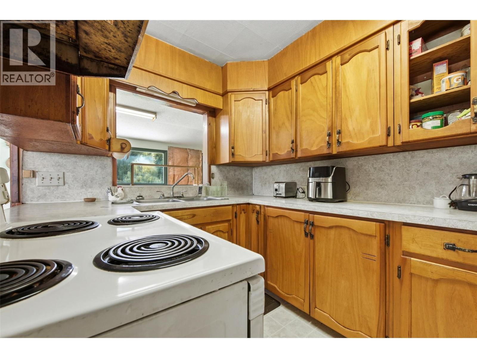 2613 Lumby Mabel Lake Road Property Photo 23