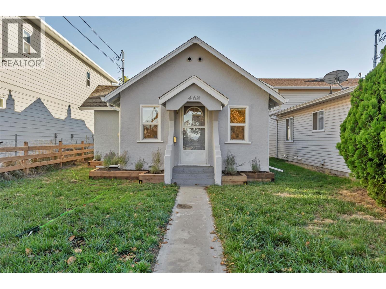 468 Wade Avenue W