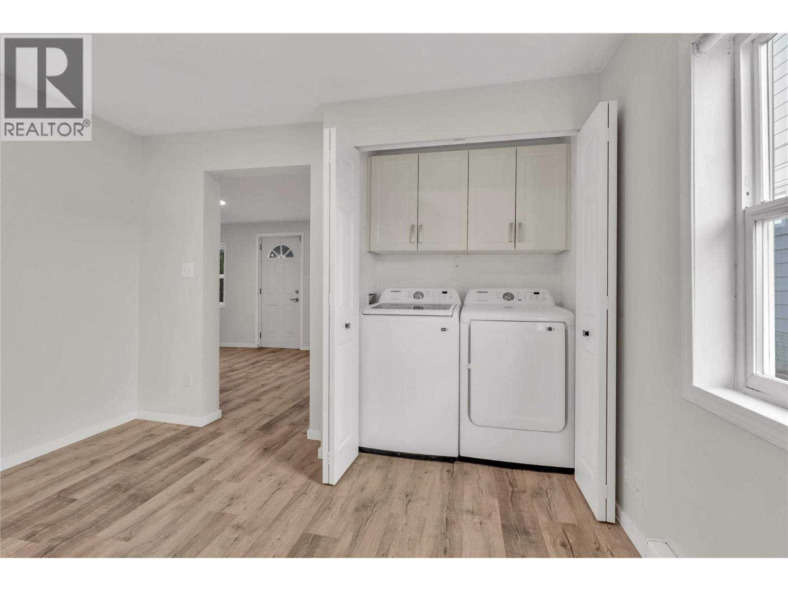 468 Wade Avenue W Property Photo 7