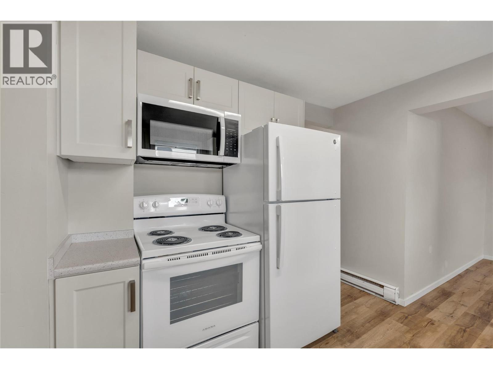 468 Wade Avenue W Property Photo 10