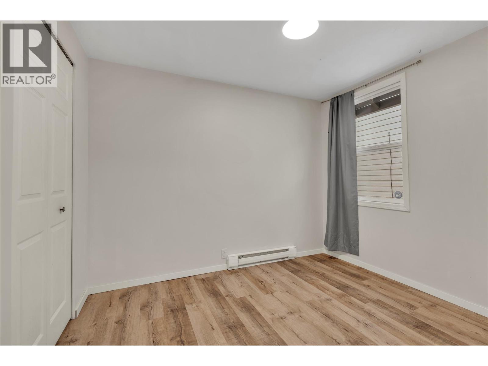 468 Wade Avenue W Property Photo 12