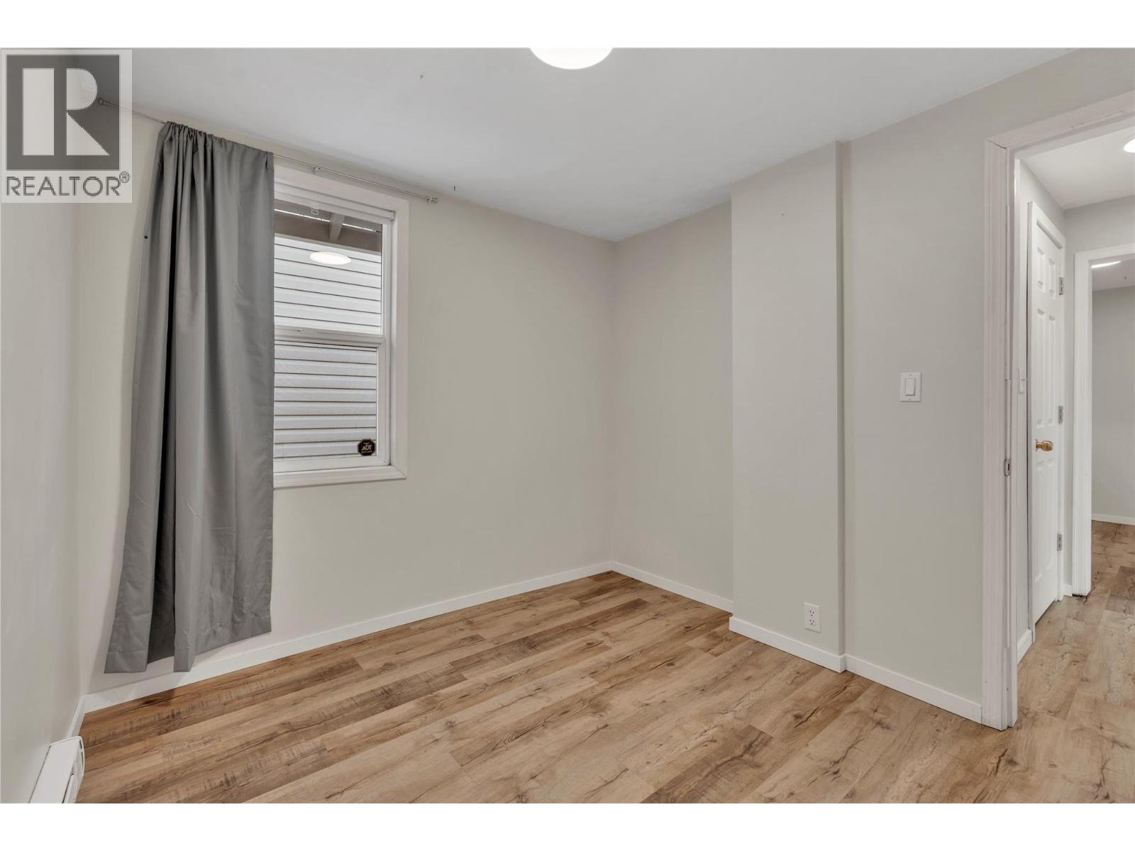 468 Wade Avenue W Property Photo 13