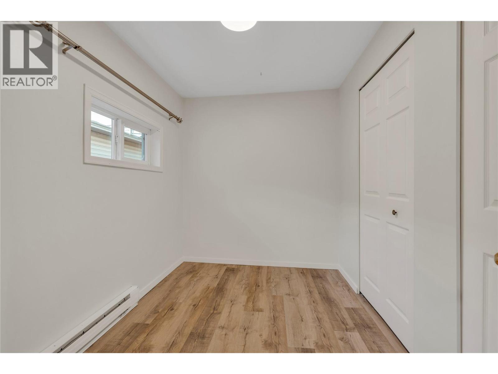 468 Wade Avenue W Property Photo 14