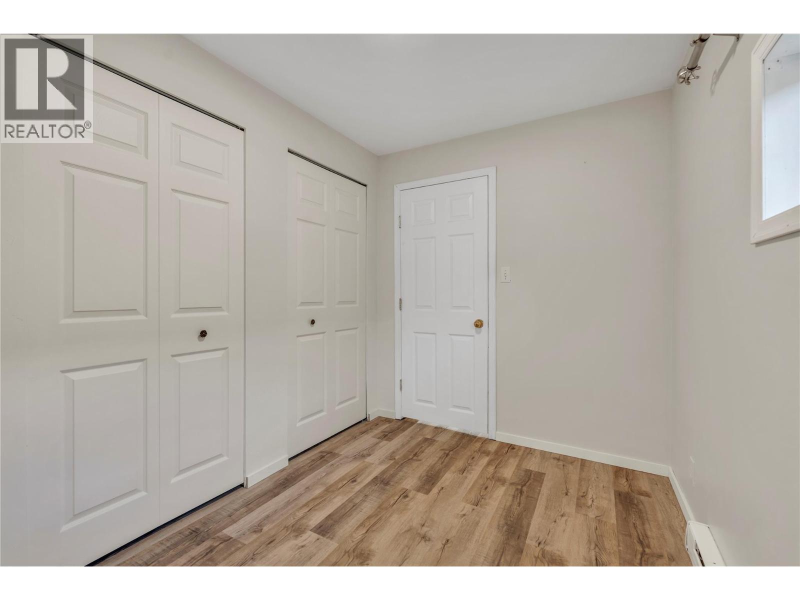 468 Wade Avenue W Property Photo 15