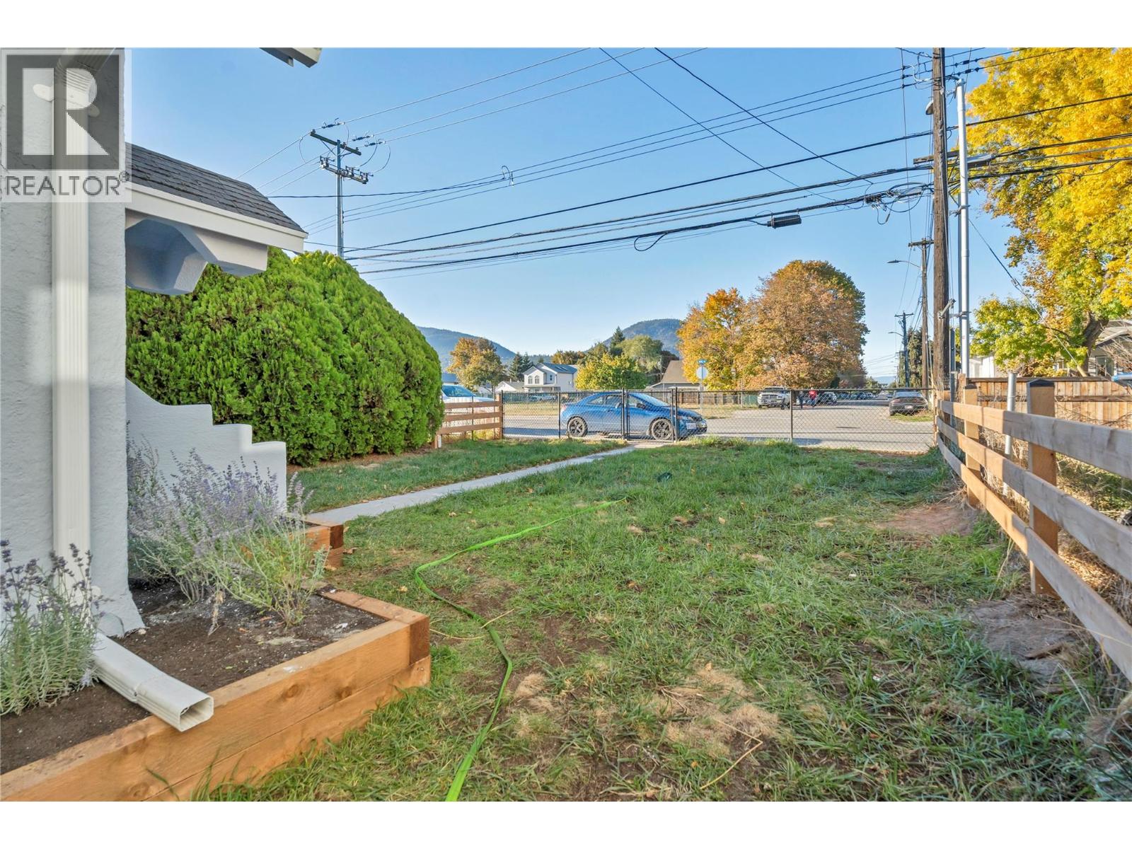 468 Wade Avenue W Property Photo 19