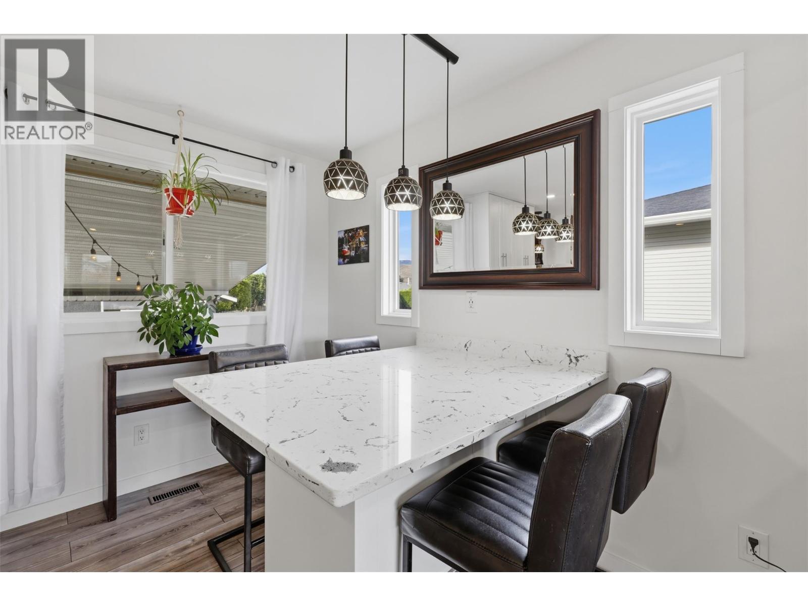 1239 10th Street Property Photo 6