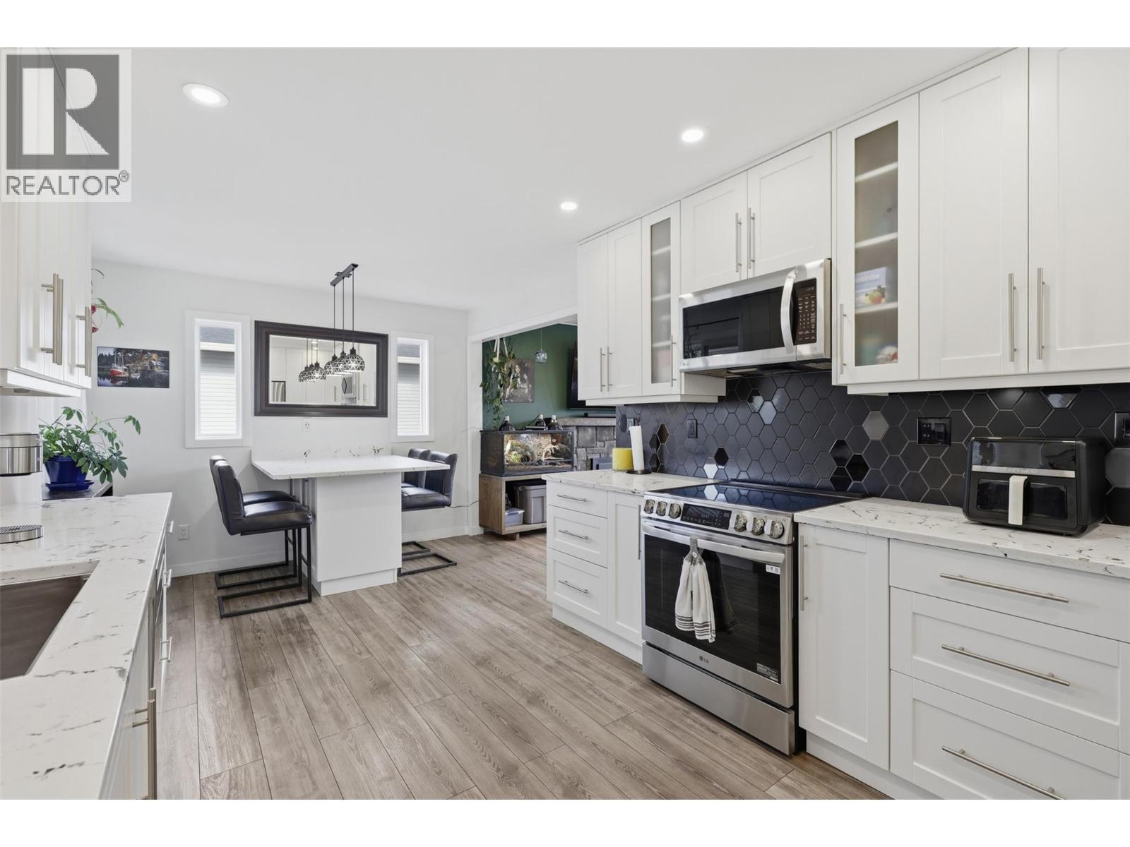 1239 10th Street Property Photo 10