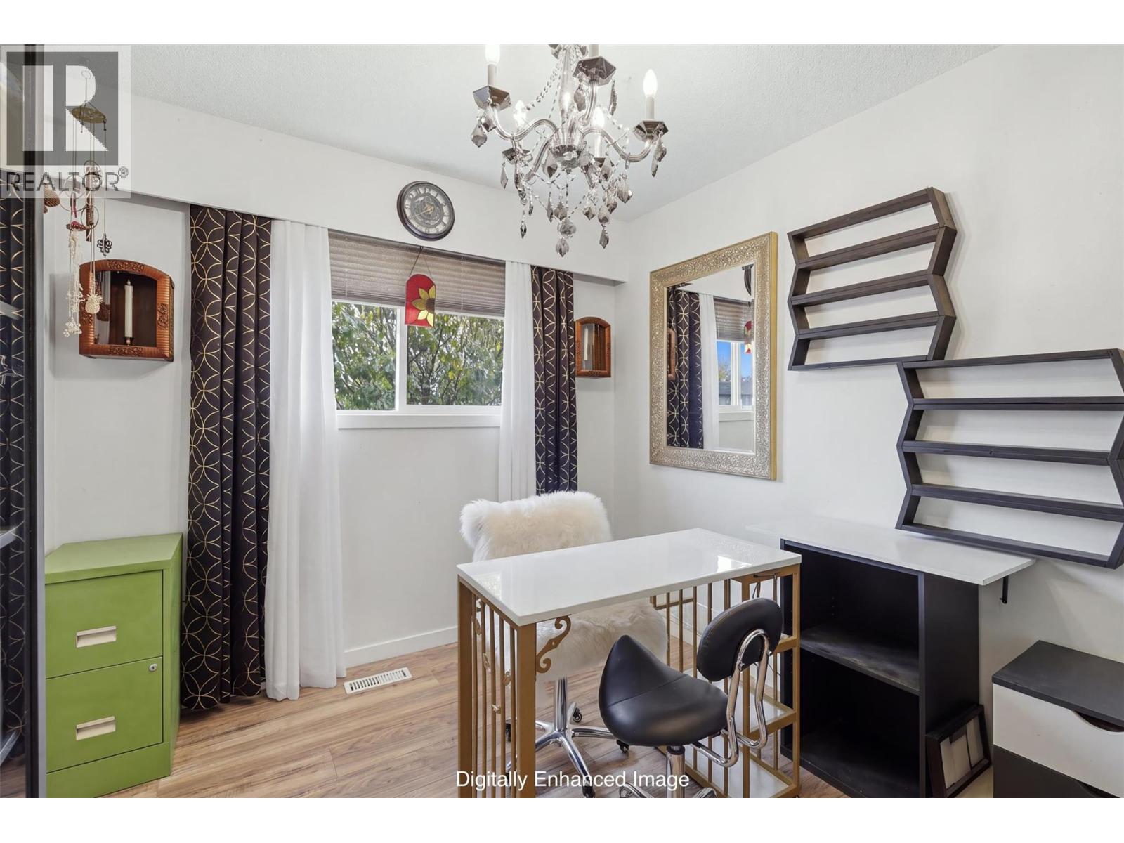 1239 10th Street Property Photo 11