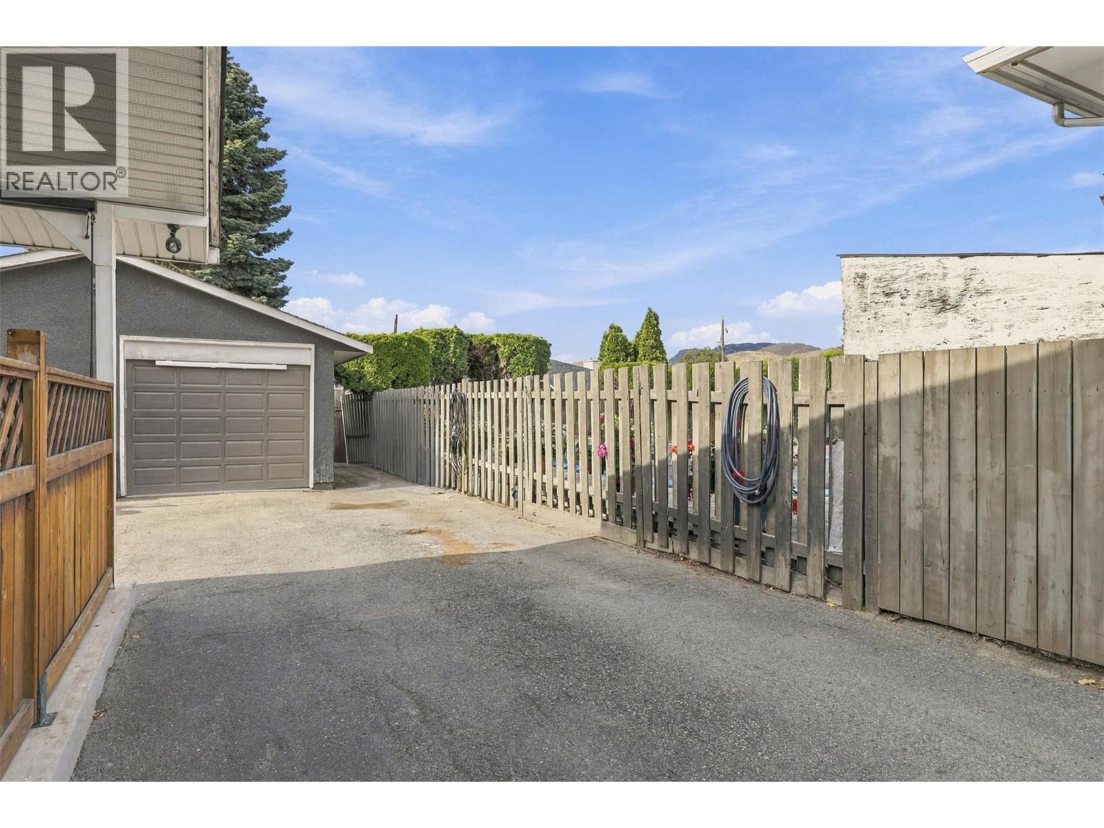 1239 10th Street Property Photo 36