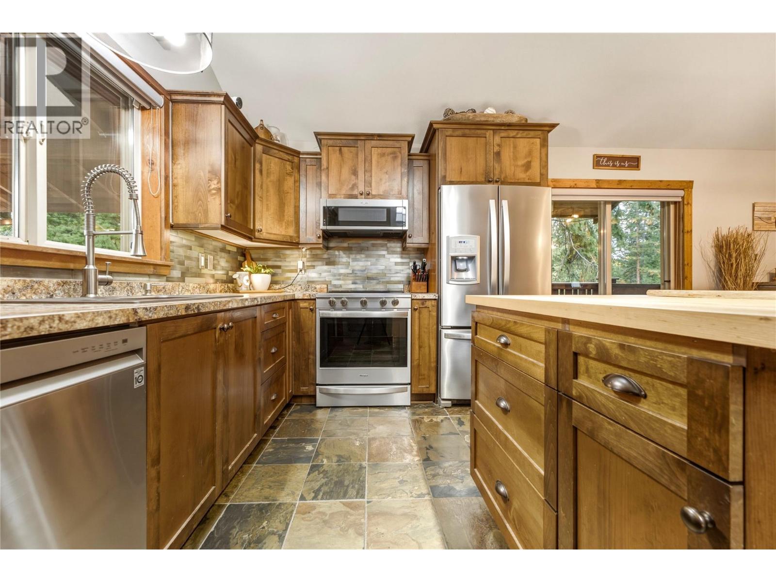 225 Falcon Avenue Property Photo 7