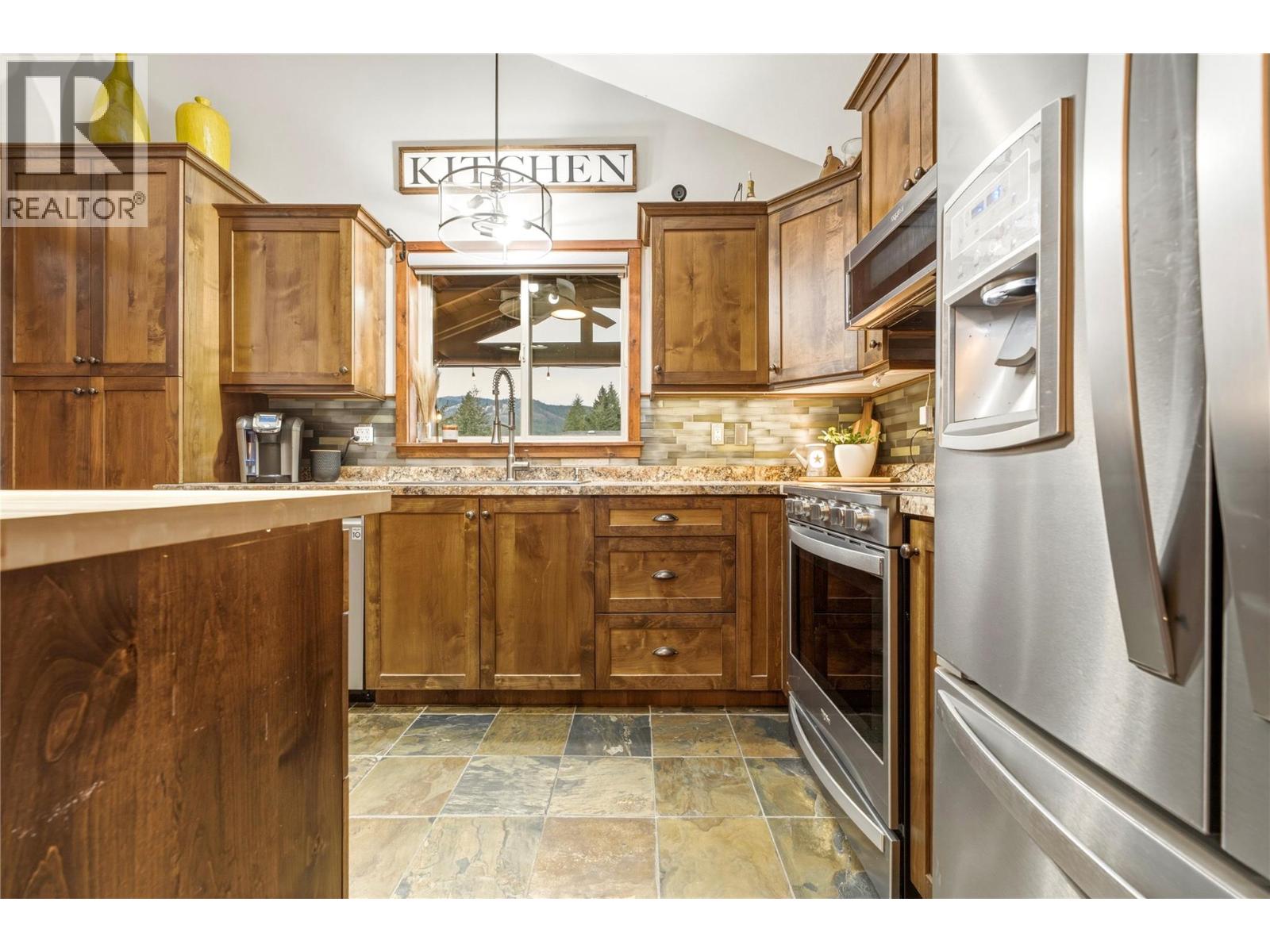 225 Falcon Avenue Property Photo 8