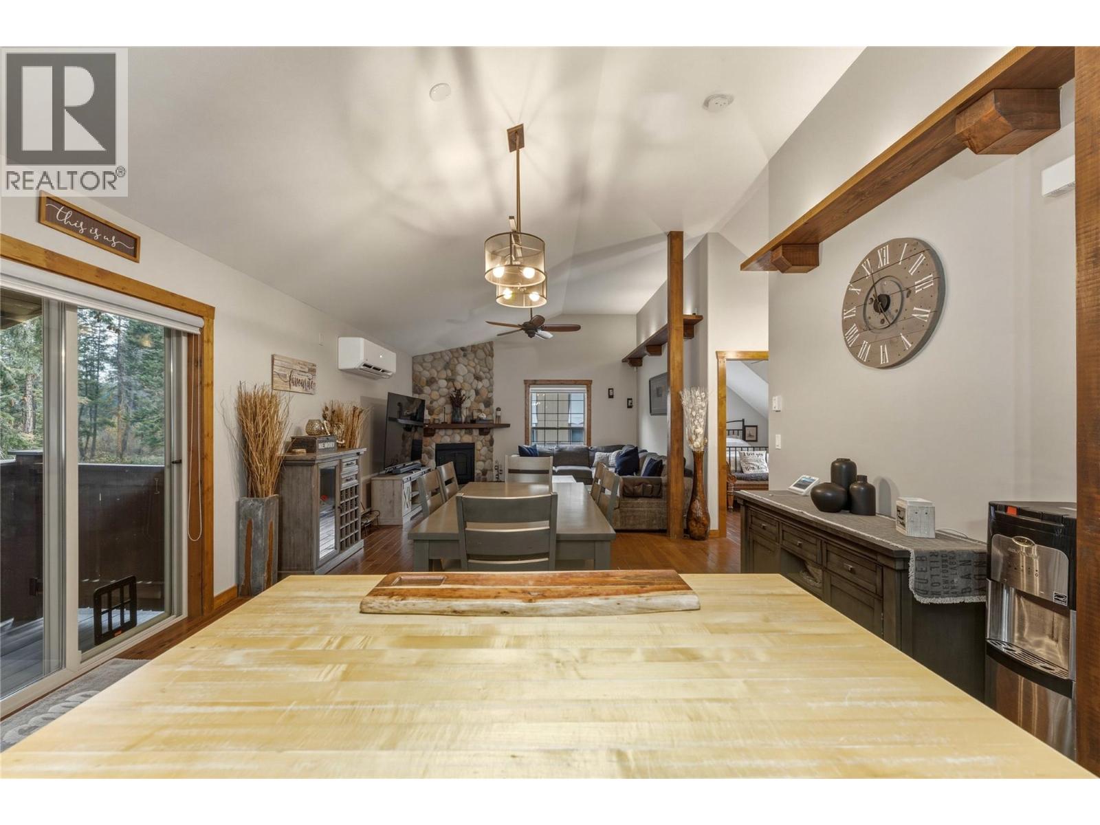 225 Falcon Avenue Property Photo 10