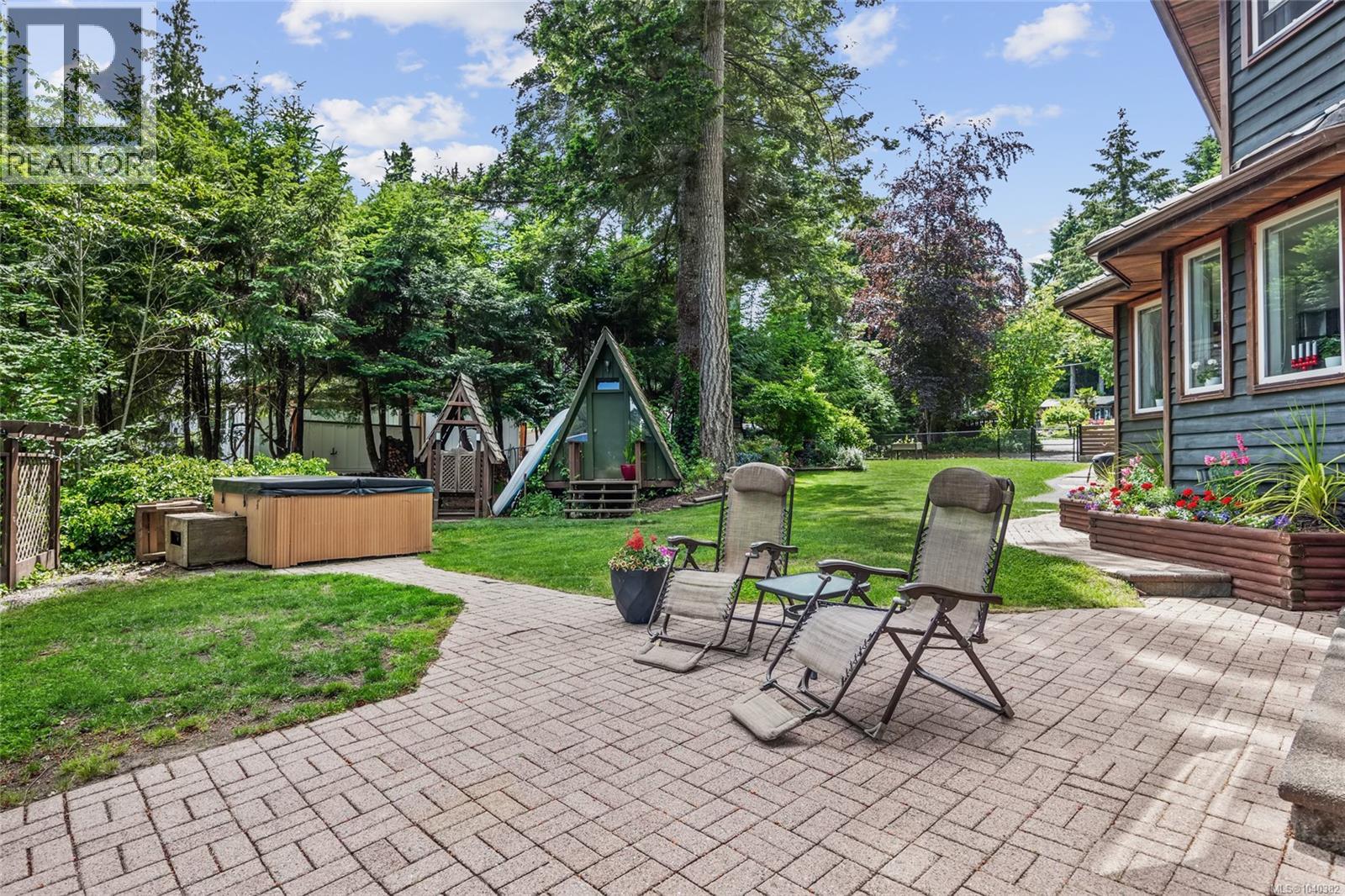 7764 Ships Point Rd Property Photo 27