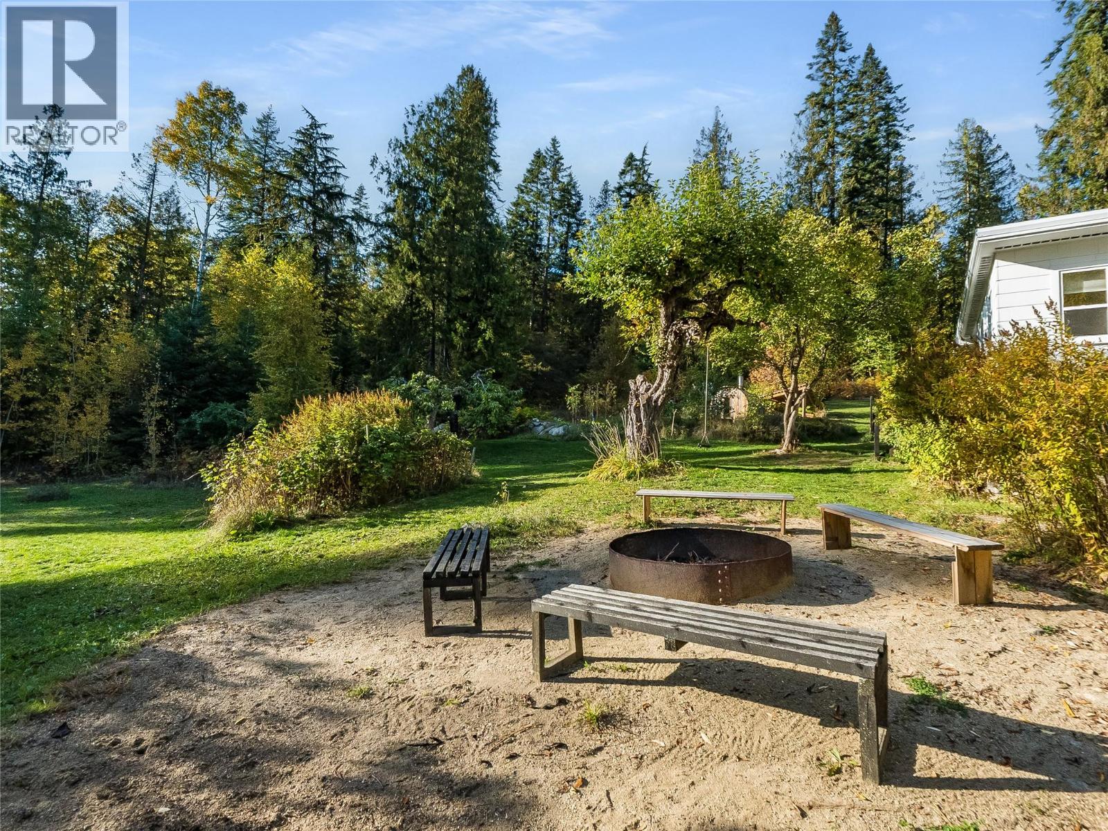 5995 Longbeach Road Property Photo 12