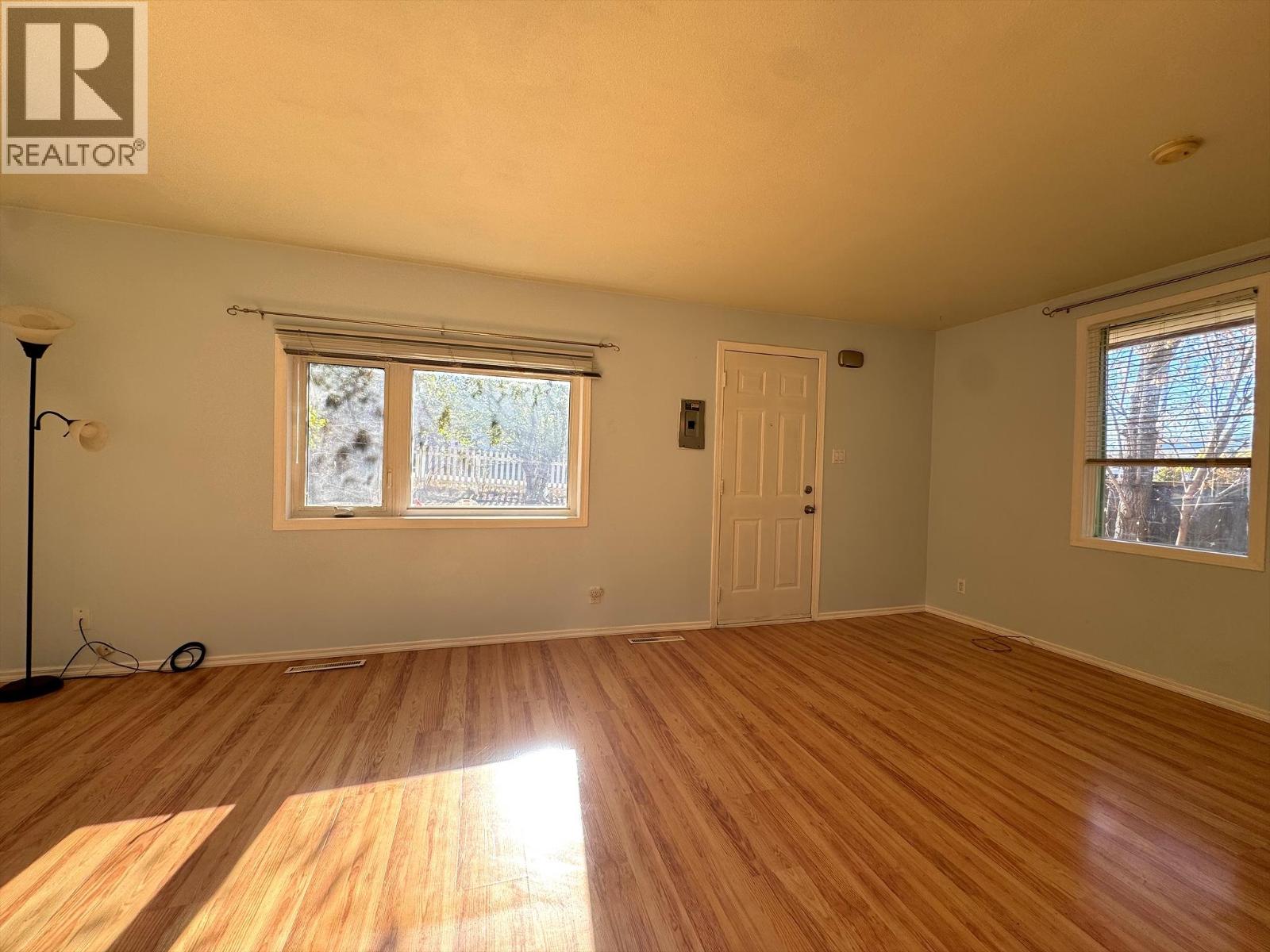 903 5a Street Property Photo 2