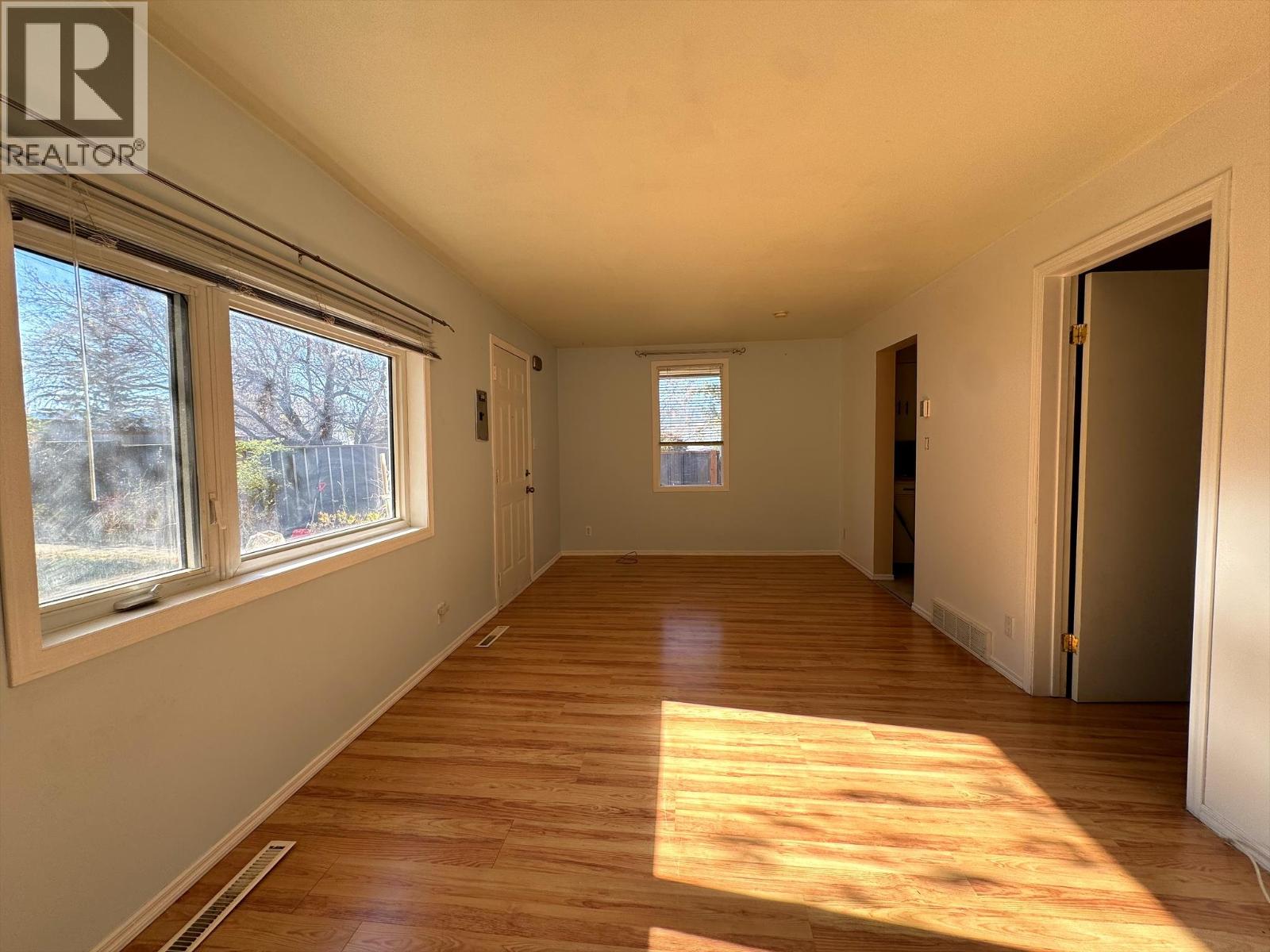 903 5a Street Property Photo 3