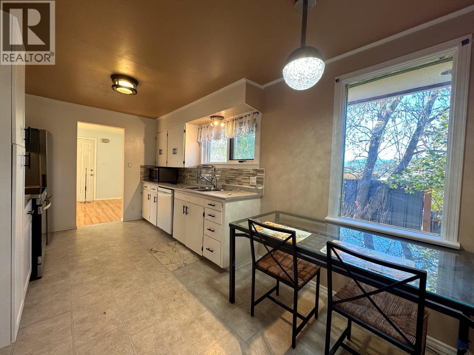 903 5a Street Property Photo 4