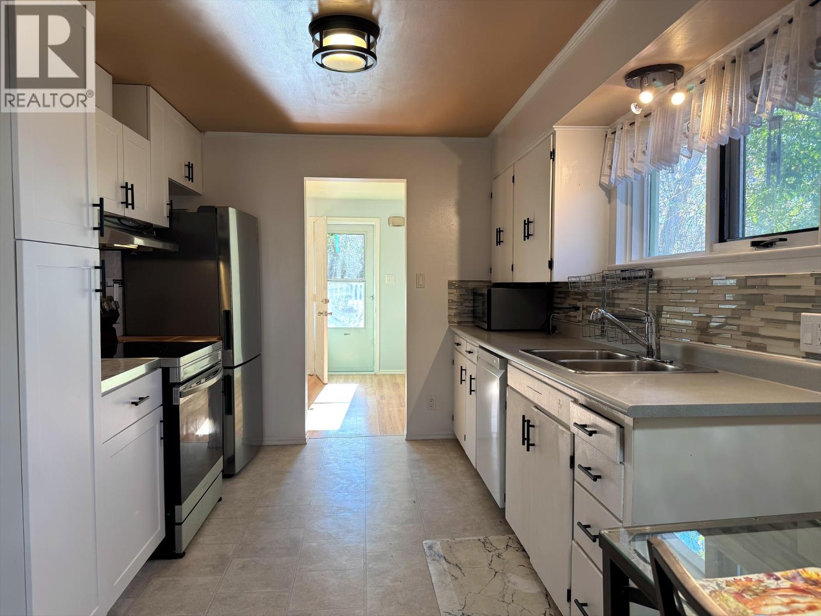 903 5a Street Property Photo 5