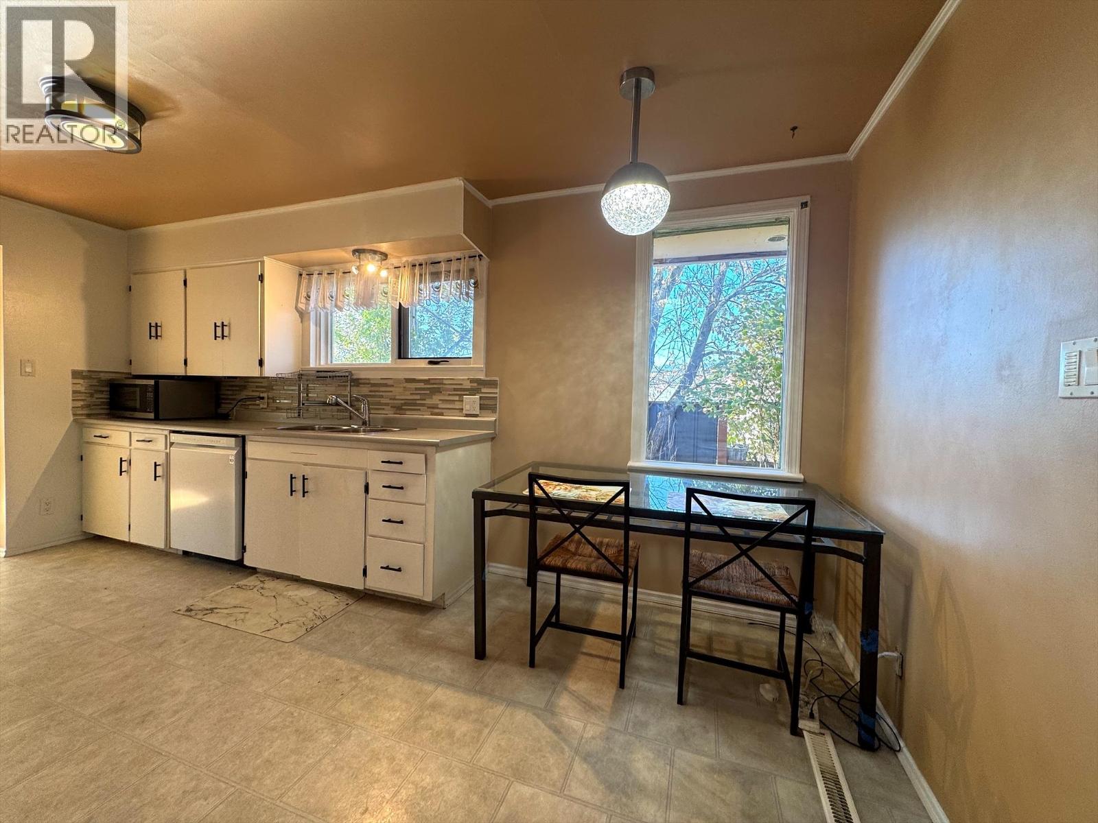 903 5a Street Property Photo 6