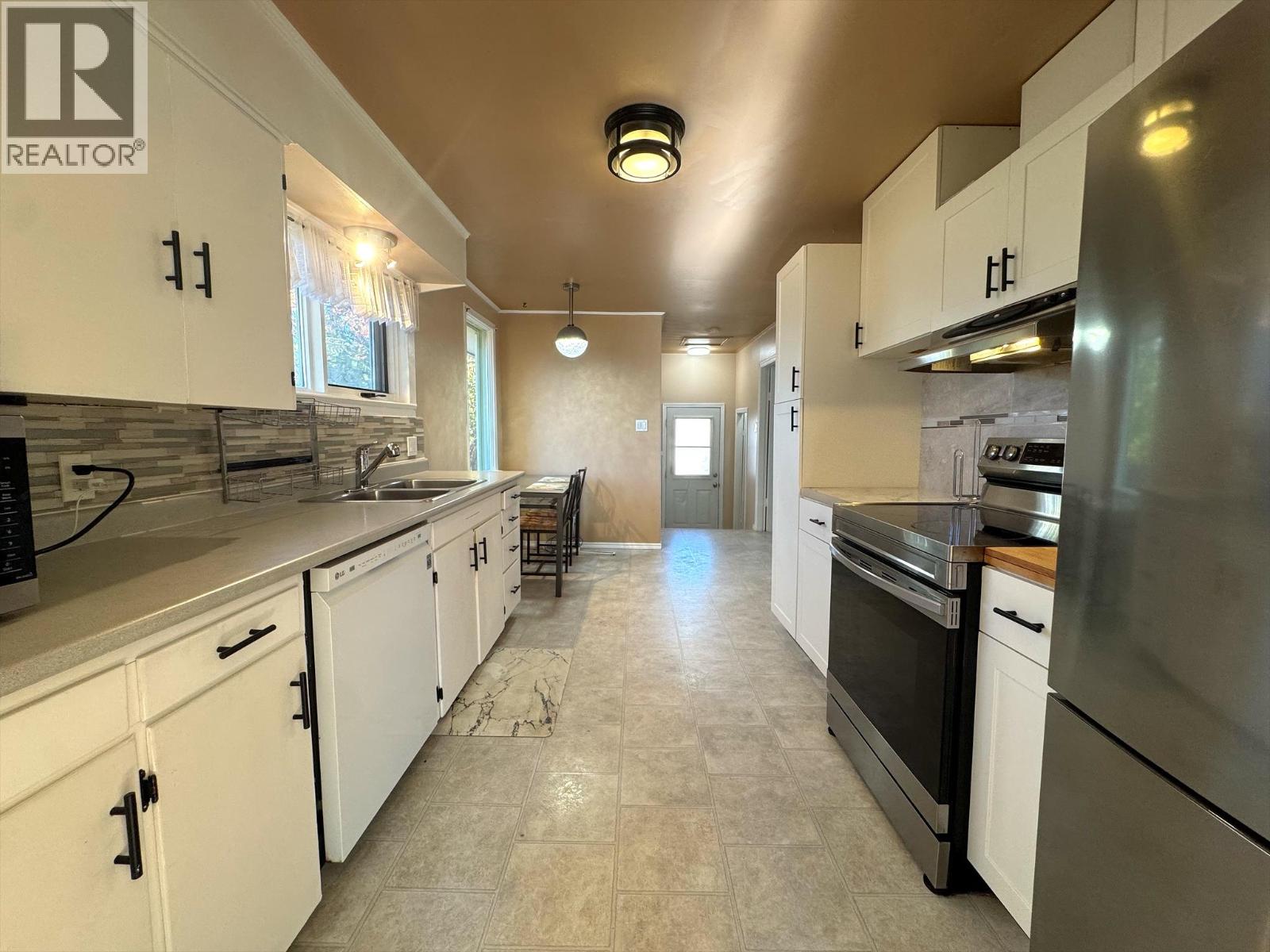 903 5a Street Property Photo 7