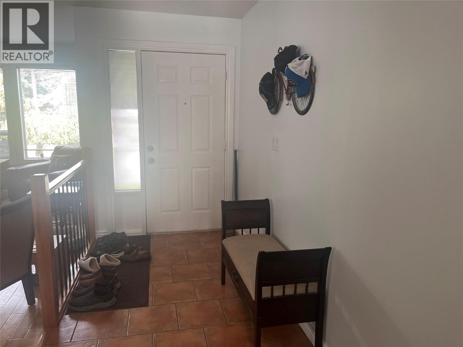 439 Laurier Drive Property Photo 5