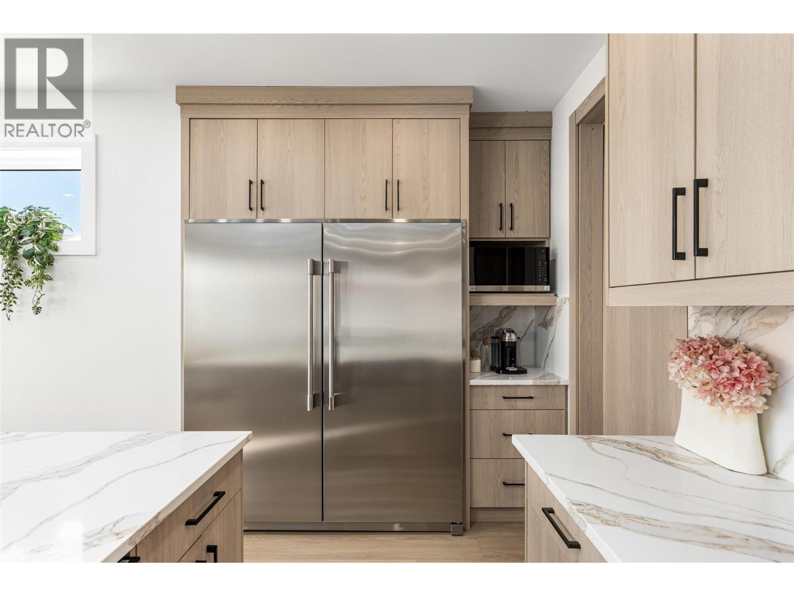 1425 Menu Road Property Photo 11