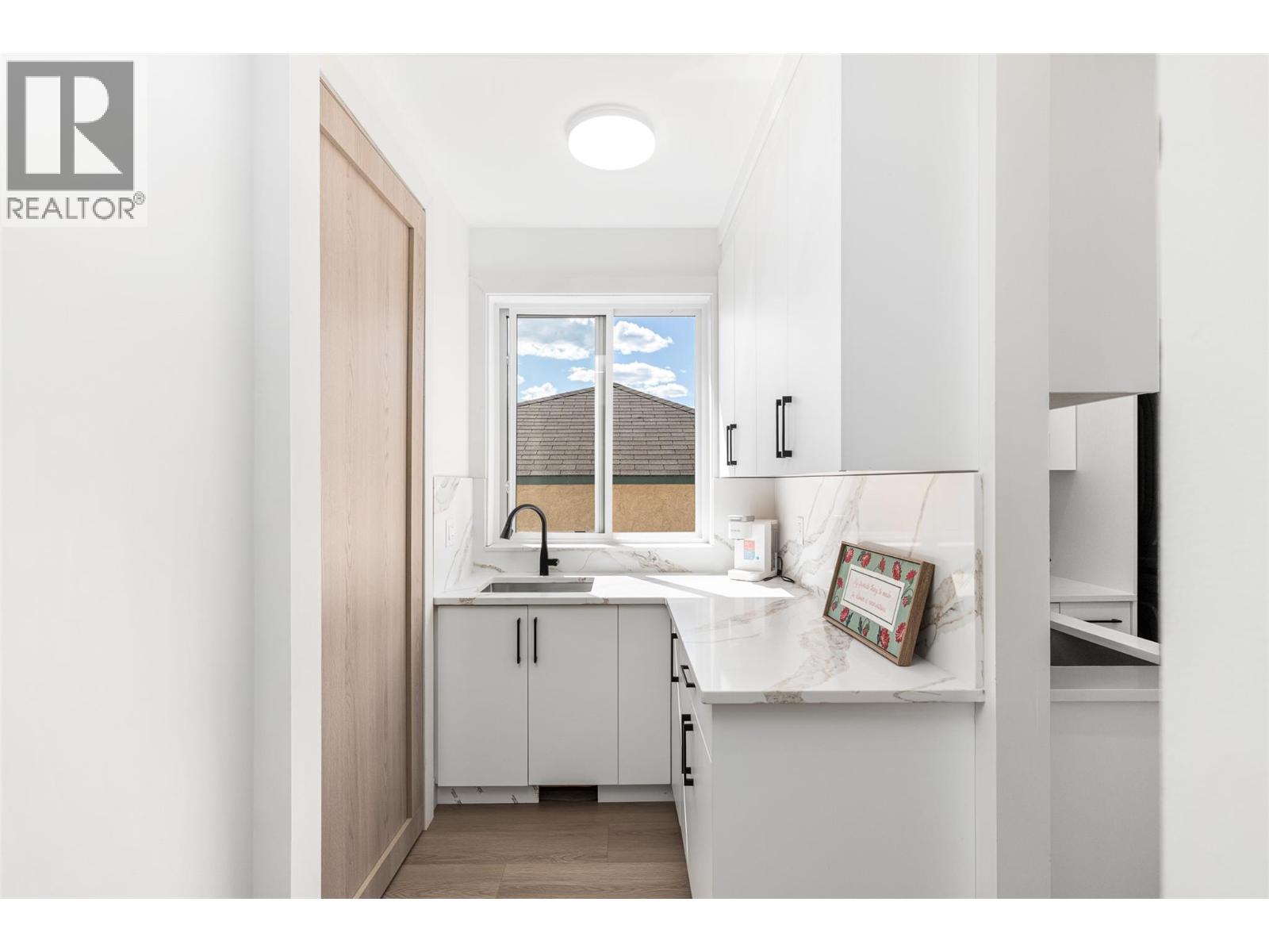 1425 Menu Road Property Photo 13