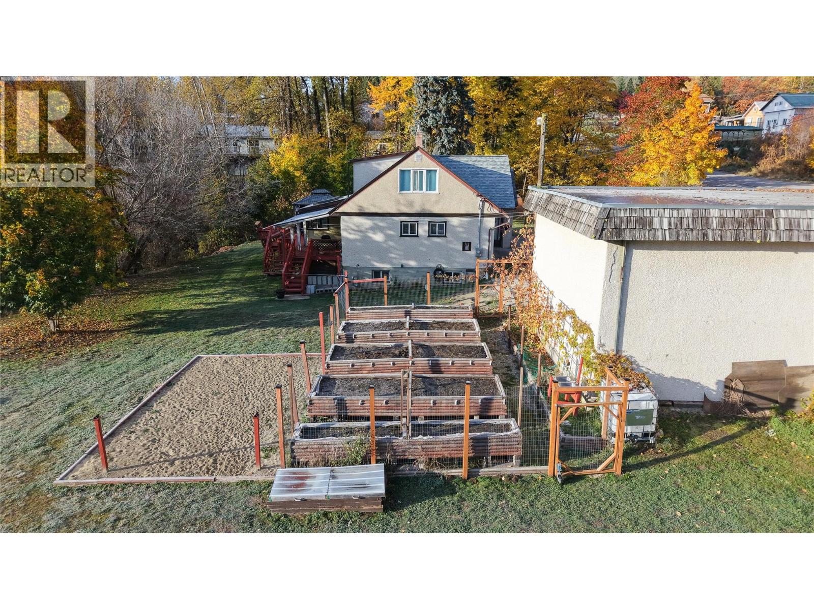 2066 Caughlin Road Property Photo 12
