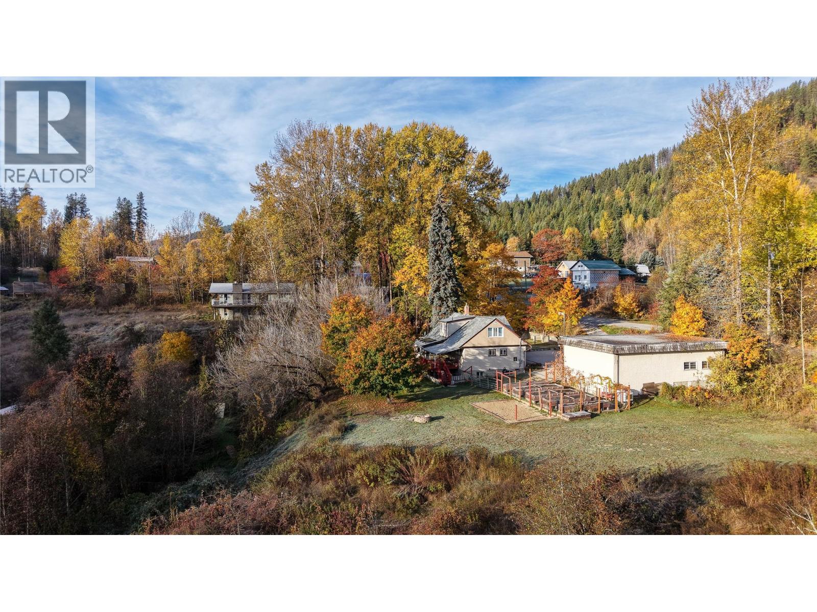 2066 Caughlin Road Property Photo 13