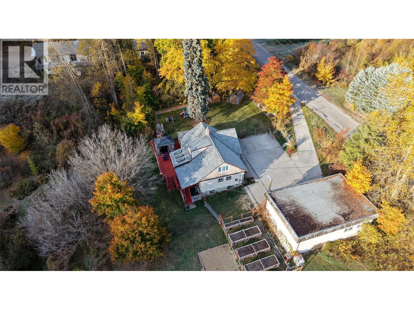 2066 Caughlin Road Property Photo 14