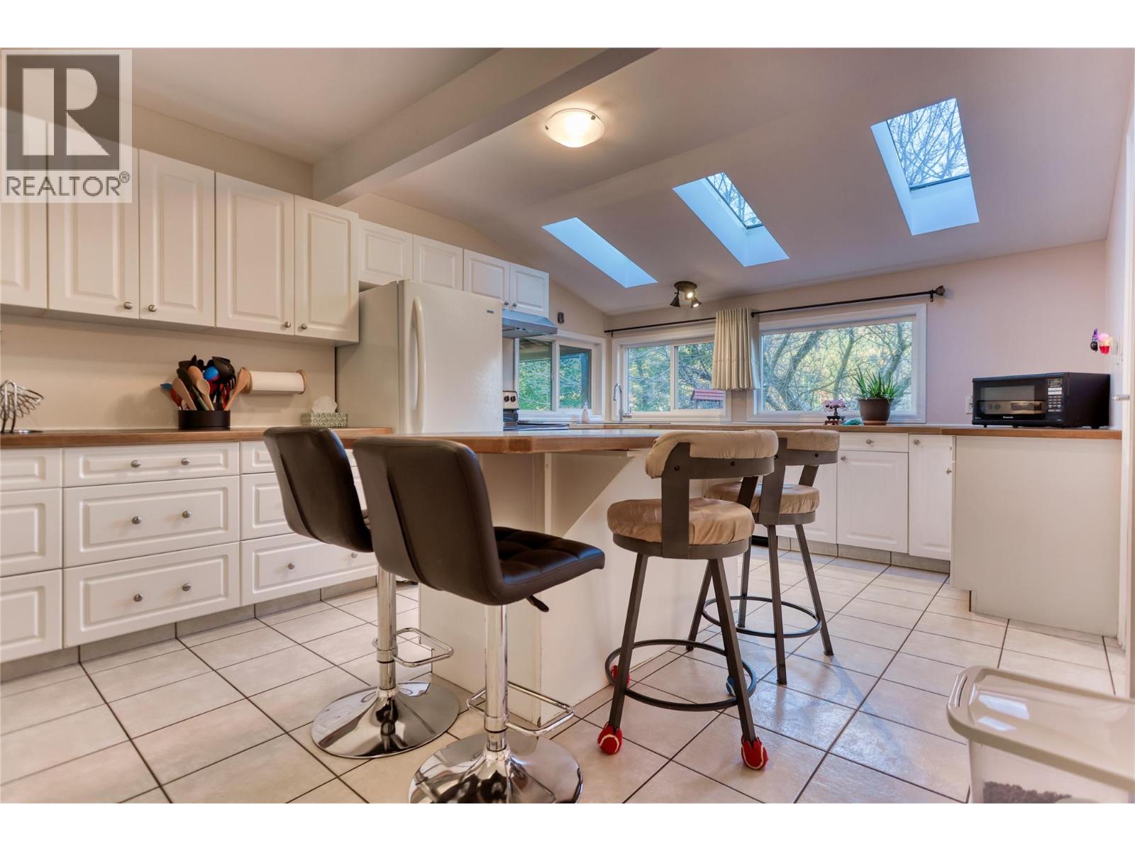 2066 Caughlin Road Property Photo 21