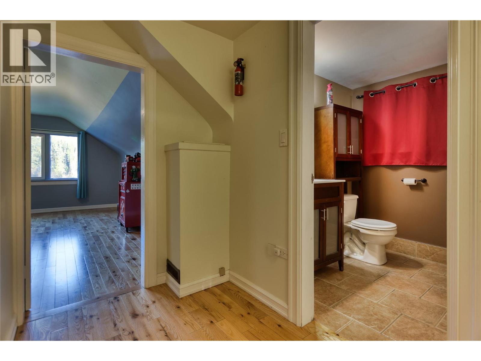 2066 Caughlin Road Property Photo 37