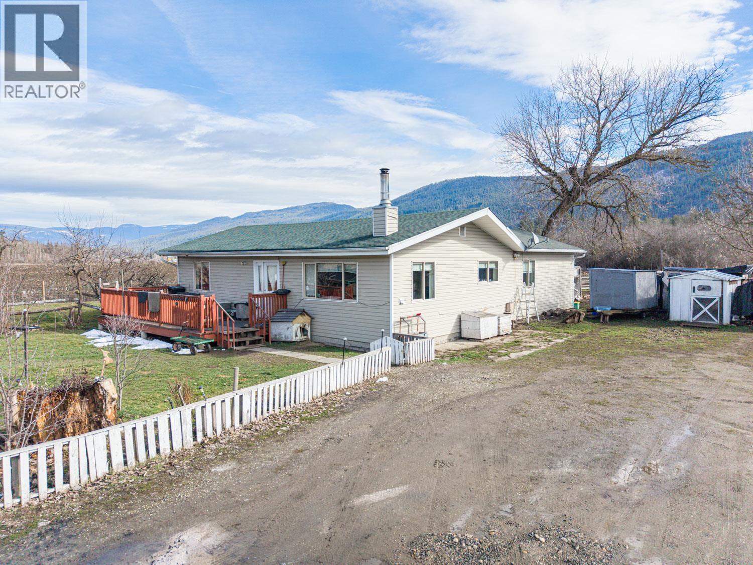 4536 97a Highway Property Photo 3