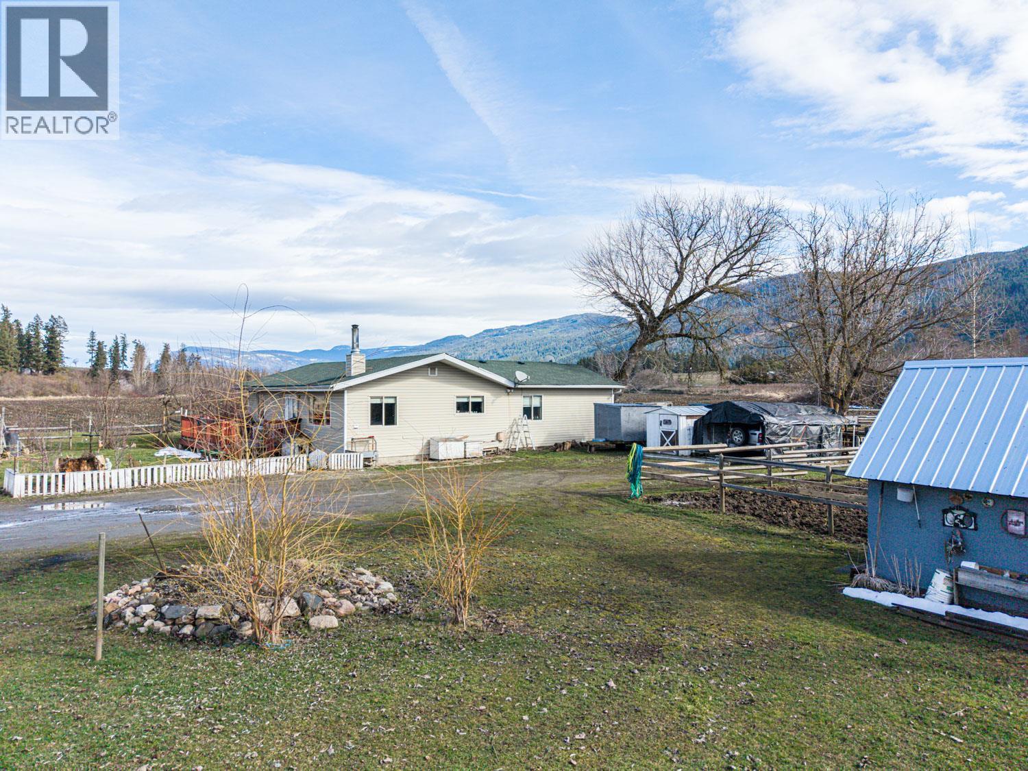 4536 97a Highway Property Photo 4