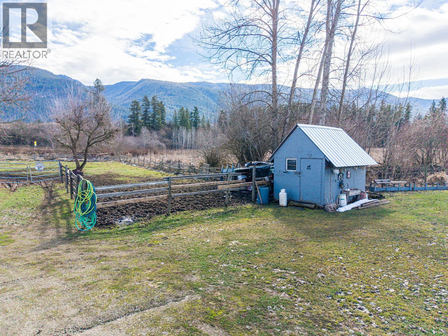 4536 97a Highway Property Photo 6