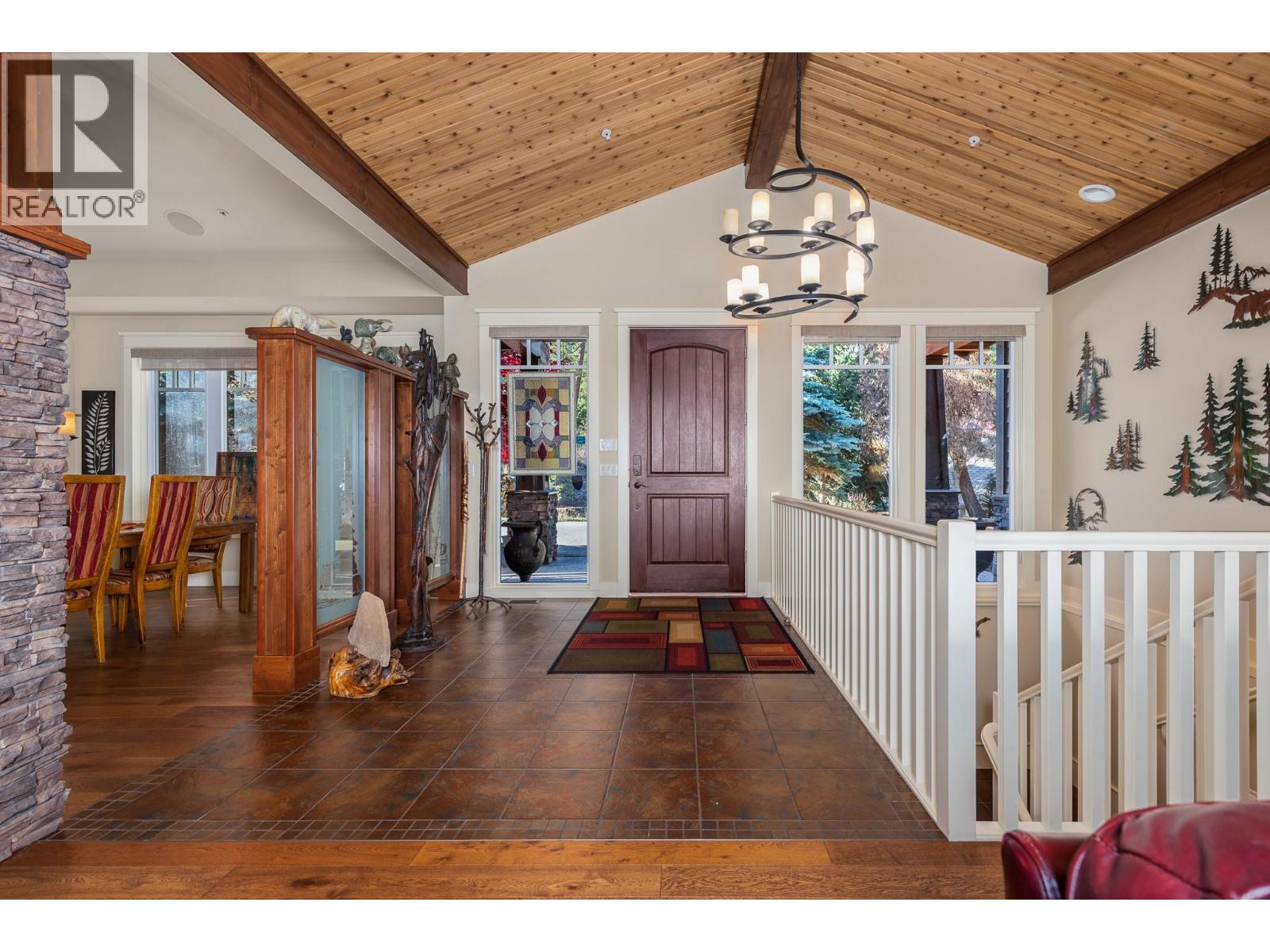532 Falcon Point Way Property Photo 12