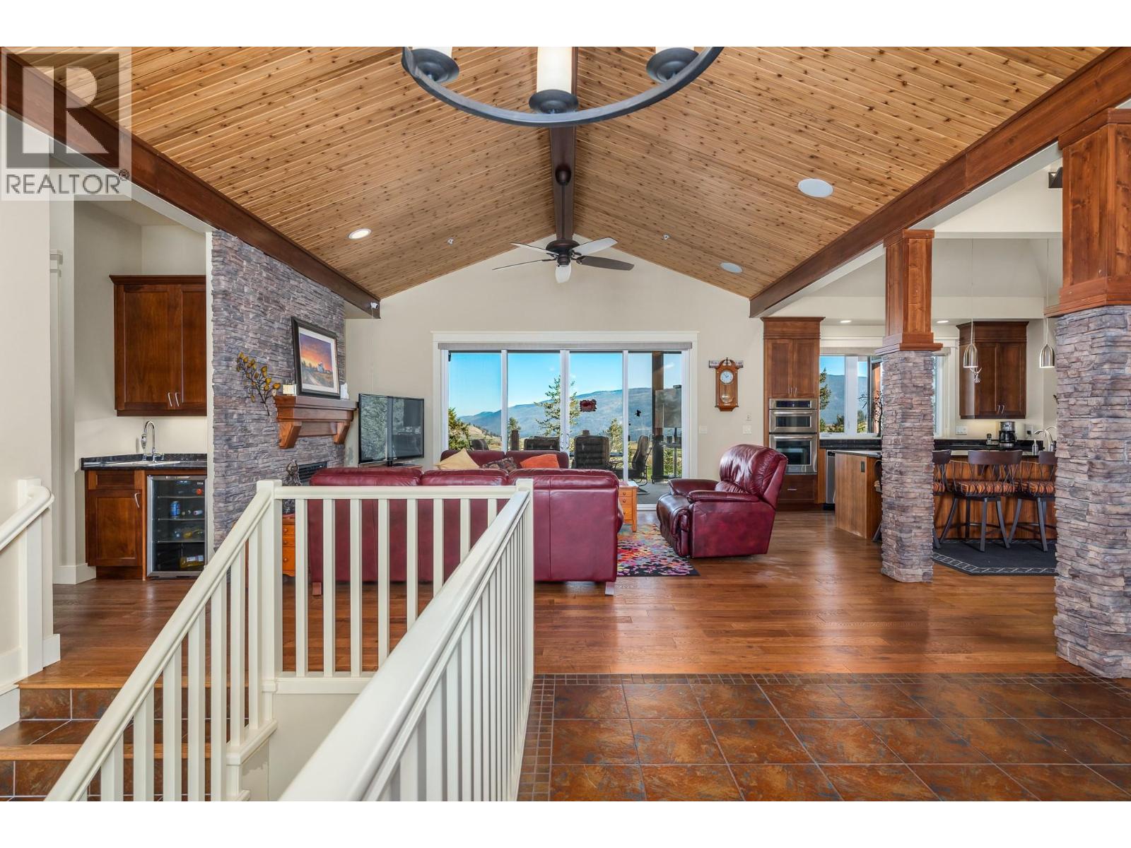 532 Falcon Point Way Property Photo 13