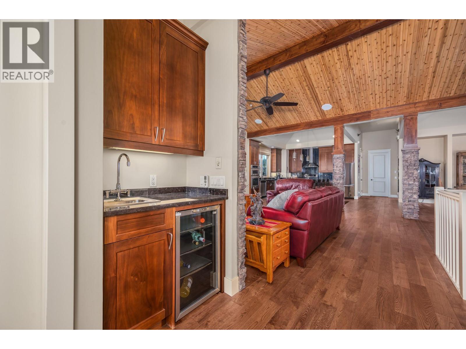 532 Falcon Point Way Property Photo 21