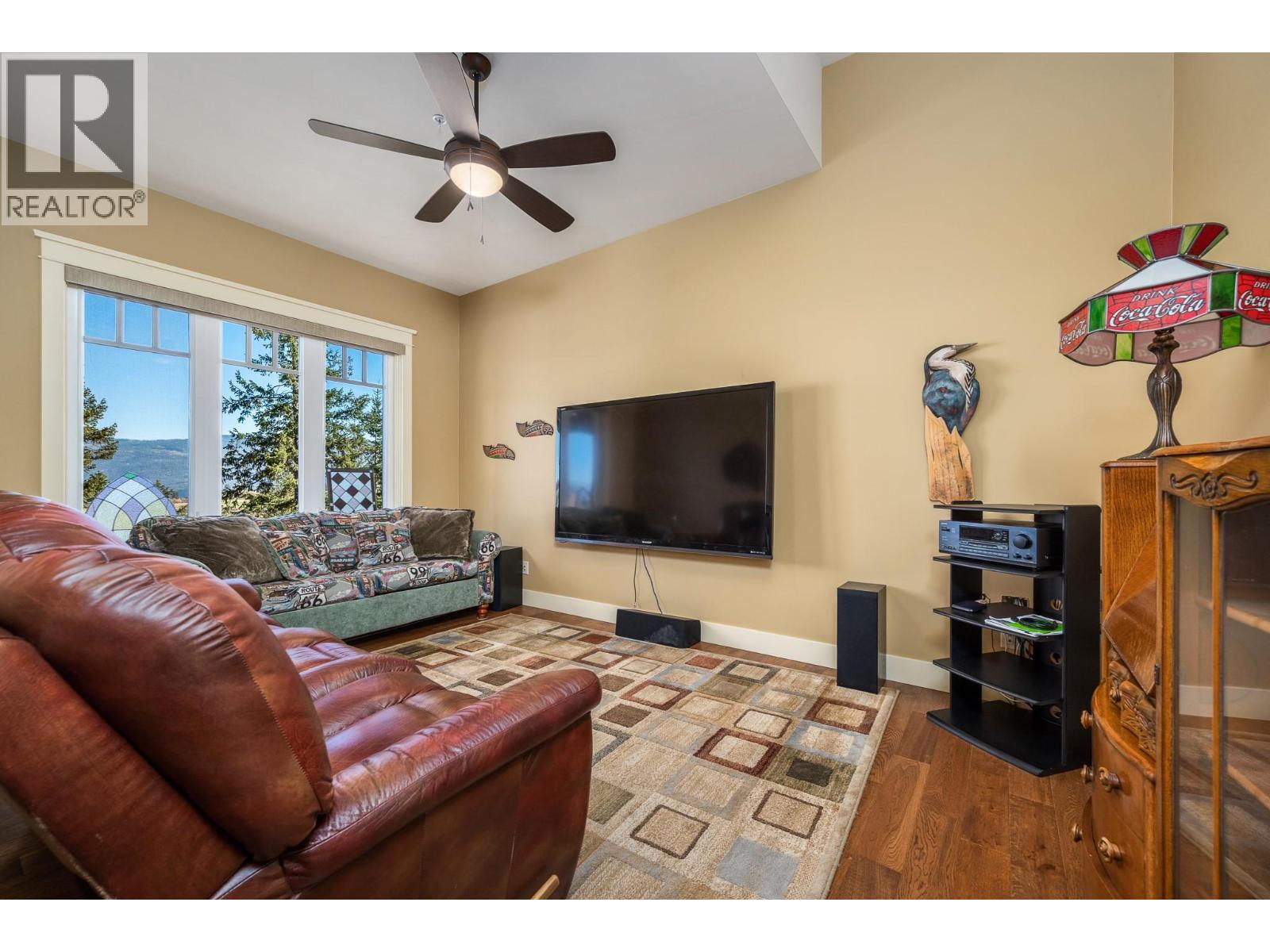 532 Falcon Point Way Property Photo 22