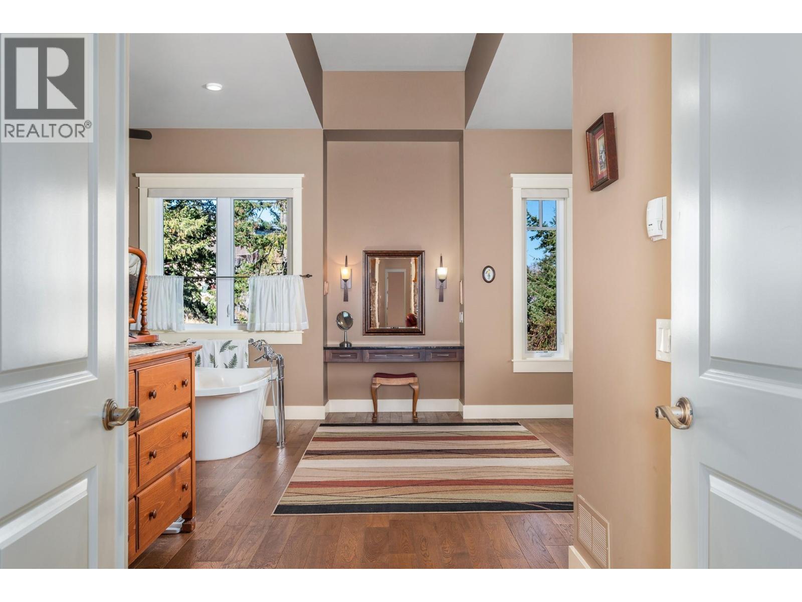 532 Falcon Point Way Property Photo 26
