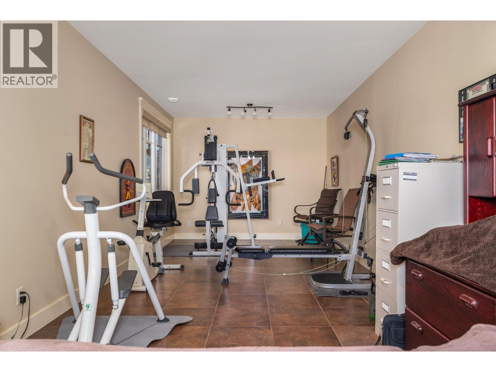 532 Falcon Point Way Property Photo 39